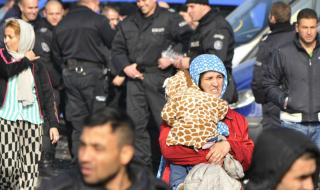 Всеки ден по 10 бежанци напускат България