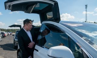 Илон Мъск преговарял за продажбата на Tesla