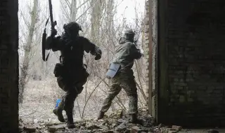 Русия изгражда защитни структури във военновъздушни бази след украинската операция „Паяжина“