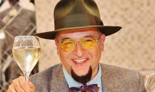 Евгени Минчев: Не вярвам тялото на Елизабет II да е в ковчега, по-скоро восъчна фигура