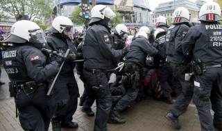 Напрежение в Кьолн, мобилизираха 4000 полицаи