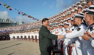 Китайската армия демонстрира военната си мощ 