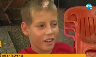 Семейство предложи почивка на детето, върнало чанта с над 10 000 лева