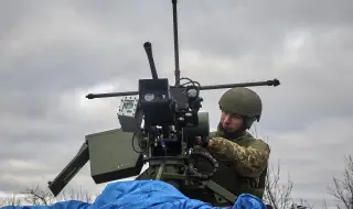 Киев съобщи, че падането на дрон на плажа в Геленджик е причинено от руската противовъздушна отбрана