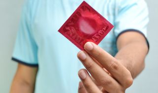 От днес младежите във Франция ще си взимат безплатно презервативи от аптеките