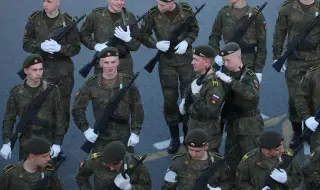Щедри заплати и трикове: Как вербуват руснаци за фронта