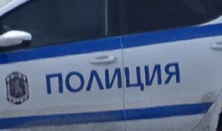 Лека кола осъмна с две забити кирки в Монтана