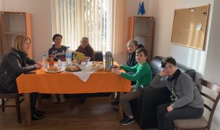 Фандъкова: Първите две украински семейства вече са настанени в бази на Столична община