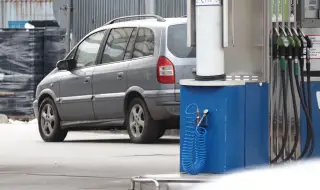 Бенчев: Суровият петрол тръгна надолу