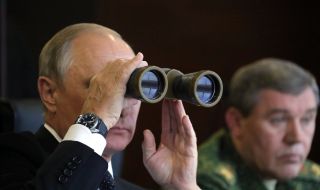 Путин ще наблюдава военни учения