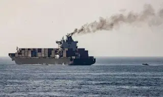 US Navy intercepts at least three Iranian tankers in Asian waters in recent days 