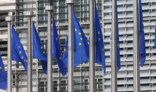 ЕК стартира програма за военни разработки