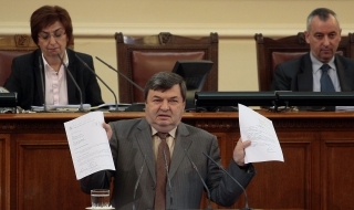 Георги Божинов: Борисов тормози българите от тъмно до тъмно