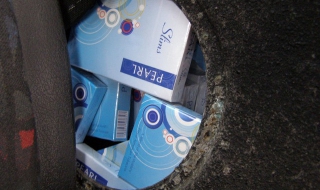 Откриха контрабандни цигари в кухините и под тапицерията на автомобил