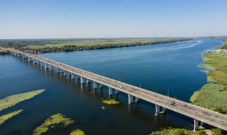 Украйна: Атакуван е Антоновският мост
