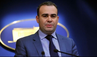 Финансовият министър на Румъния подаде оставка заради разследване за корупция