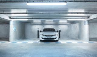 Peugeot не бърза с електрификацията, но и не изостава