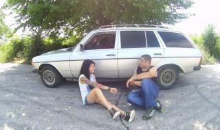 Влюбени от Велико Търново обиколиха Европа с ретро автомобил