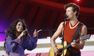 Шон Мендес сложил край на връзката си с Камила Кабело