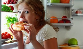 Наистина ли е вредно да ядем преди лягане?