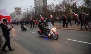 Сблъсъци във Варшава, полицаи са ранени