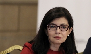 Най-важното е да се справим с политическата корупция