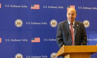 Новият US посланик връчи на Румен Радев акредитивните си писма