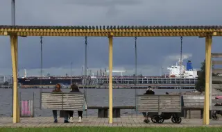 Москва изрази тревога заради руски танкер в Северния Атлантик