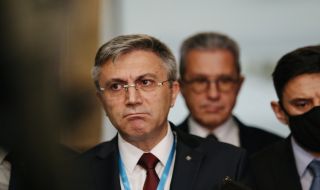 ДПС отрича при депутатите им да има охрана на Пеевски