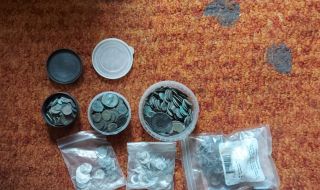 Гранични полицаи иззеха множество антични монети и предмети (СНИМКИ)