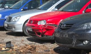 Млада двойка с автомобил потроши 6 коли на паркинг в столичния квартал "Младост"