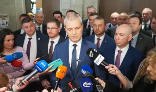 Заради Ива Михайлова: "Възраждане" свиква извънредно заседание на Комисията по политиките за българите извън страната 