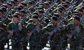 "Улиците са потънали в кръв": ще ударят ли САЩ в Иран?