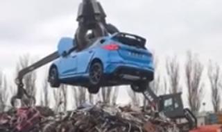 Унищожаването на един нов Ford Focus RS