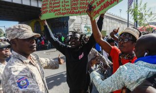 Хиляди протестиращи в Хаити поискаха оставката на премиера 