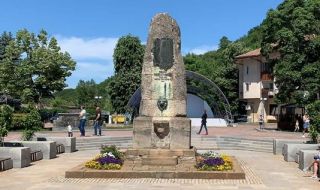 Издигат паметник на Васил Левски в Ямбол