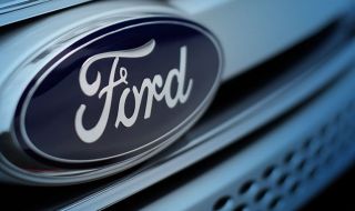 Ford разкри колко сглобени автомобила чакат чипове