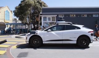 Таксита без шофьори започват да обикалят в Сан Франциско