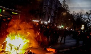 Бунт в Берлин! 30 000 демонстранти, стотици арести, пострадали полицаи
