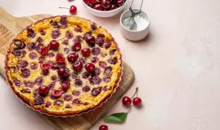Рецепта на деня: Клафути - сочен черешов пай