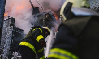 Мъж и жена са загинали след ракетен удар в Днипро