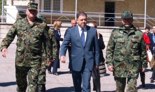 Обучени са над 215 човека за работа с боеприпаси