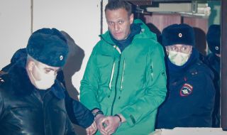 Навални е прехвърлен в болнично отделение