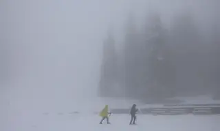 Спасиха двама премръзнали туристи под Черни връх