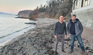Половин година институциите мълчат законно ли е укрепване на брега на Росенец