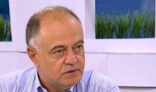 Ген. Атанасов подозира, че в службите покровителстват каналджии