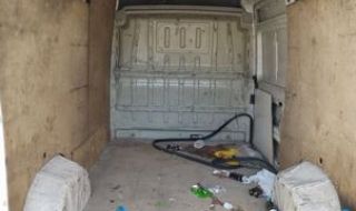 Заловиха микробус с 23-ма афганистанци край Белозем