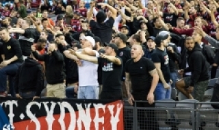 Запалянковци с просташка хореография (СНИМКА 18+)