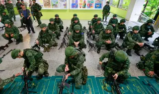 Тайван симулира китайска инвазия: Най-големите военни учения в историята на острова