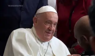 The Pope celebrated mass for 35,000 faithful in the capital of Papua New Guinea 